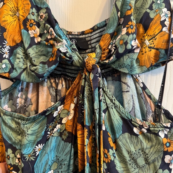 Volcom floral Dress size xs (0/2) - Picture 3 of 4